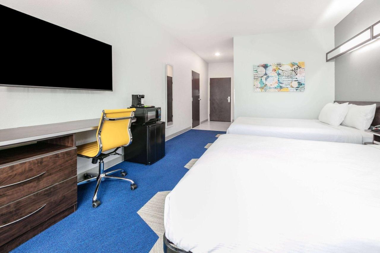 Queen Room with Two Queen Beds - Non-Smoking