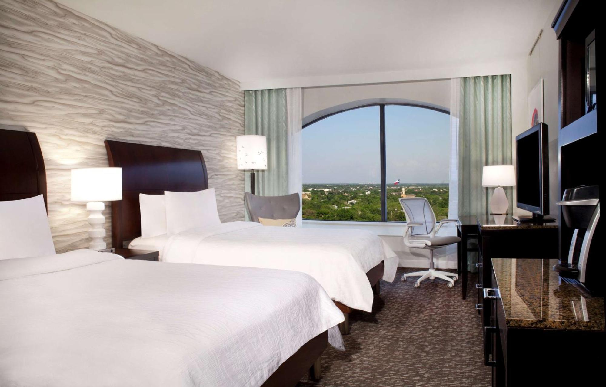Queen Room with Two Queen Beds and City View