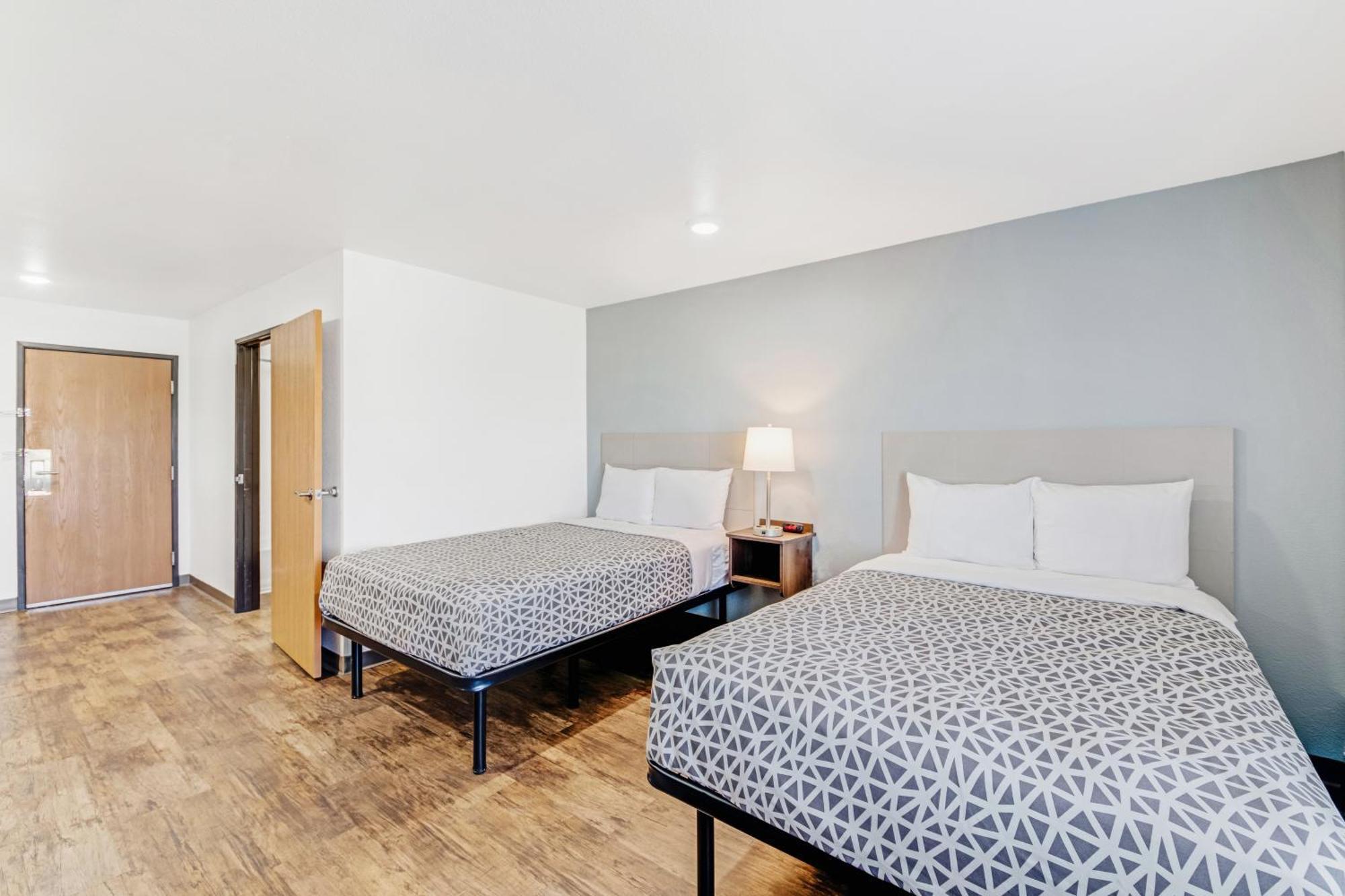 Double Suite with Two Double Beds and Tub - Disability Access/Non Smoking,1605397958:JPEG
