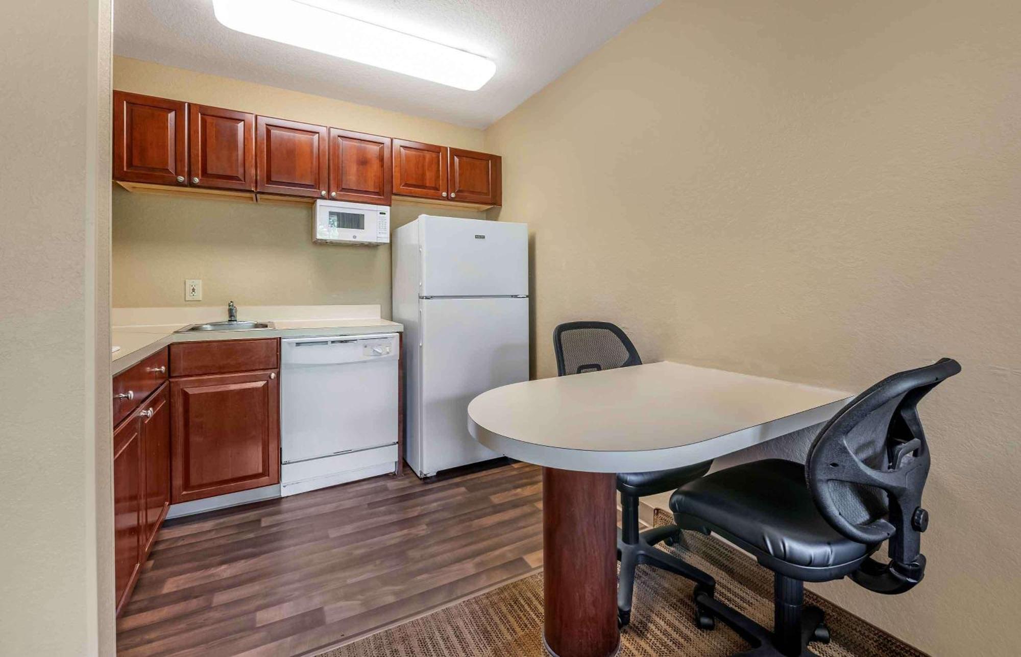 One Bedroom Suite - Non-Smoking