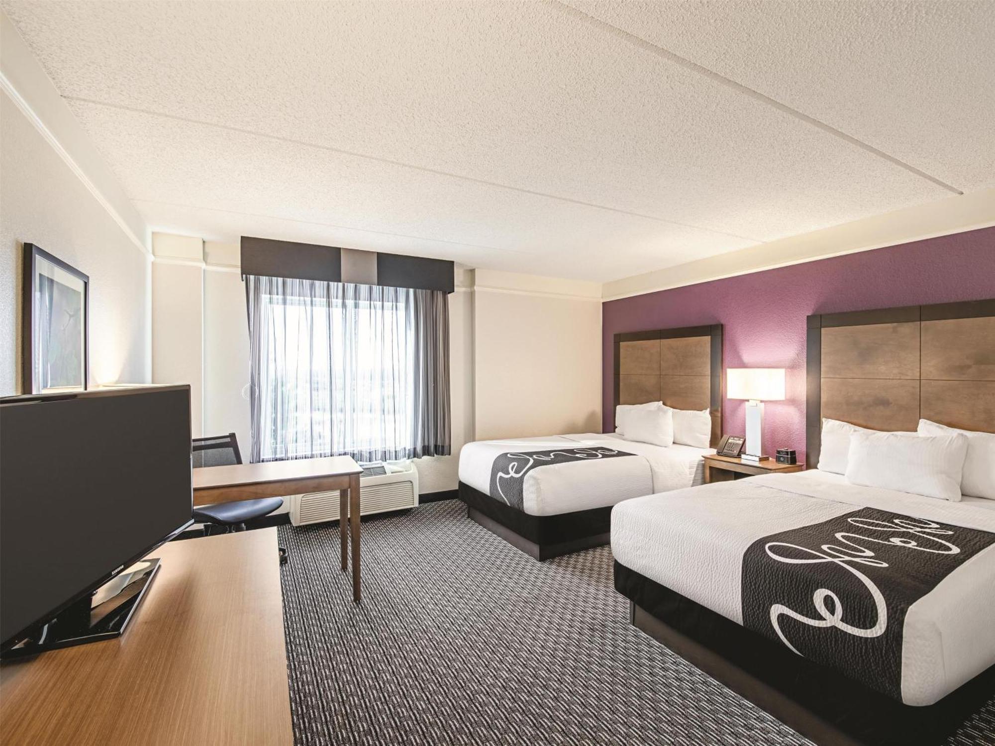 Double Room with Two Double Beds and Bath Tub - Mobility/Hearing Accessible - Non-Smoking