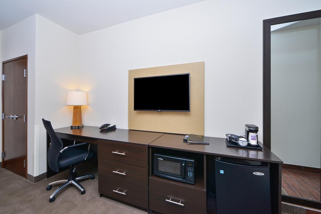 Queen Room with Two Queen Beds - Accessible/Non-Smoking