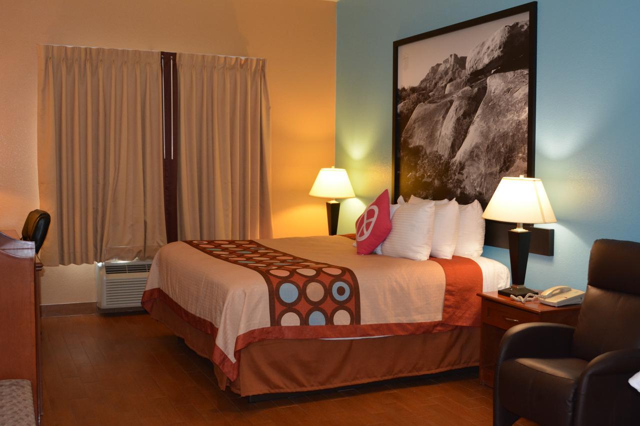 Business King Room - Non-Smoking,641001960:JPEG