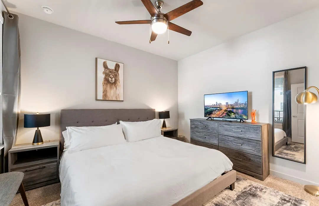 Luxury Central Apts - Free Parking, Gym, Fast Wifi-1