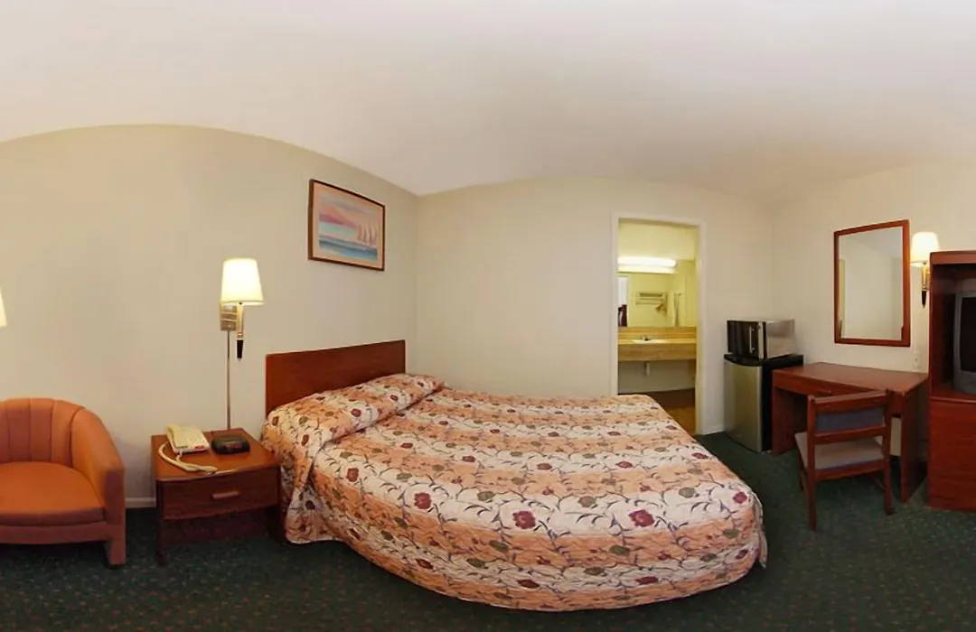 Rodeway Inn University-1