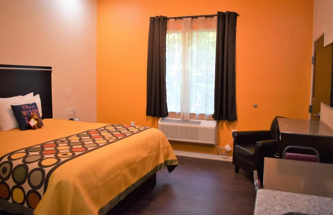 Texas Bungalows Hotel & Suites-1