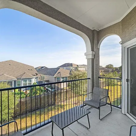Luxury Townhomes - Evonify Stays-2