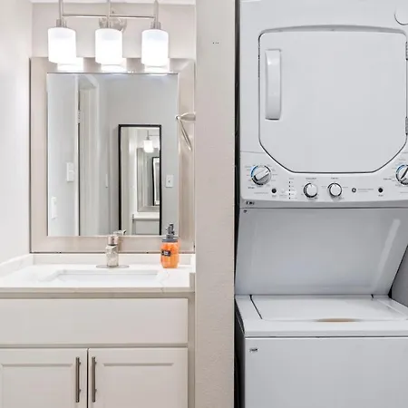 Cozy Efficiency Studios Close To Downtown And Domain-2