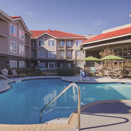 La Quinta Inn & Suites By Wyndham Austin Near The Domain-3