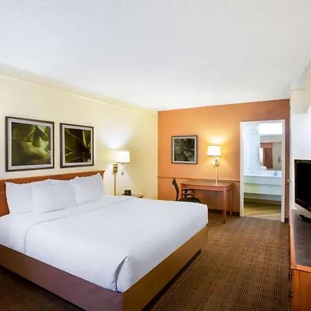 La Quinta Inn By Wyndham Austin Capitol / Downtown-2