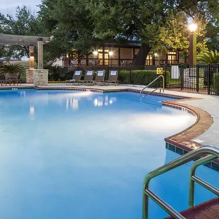 Doubletree By Hilton Austin-University Area-2