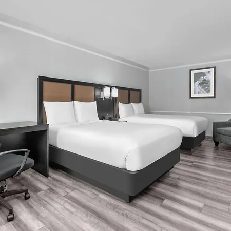 Baymont By Wyndham Austin University Area-3