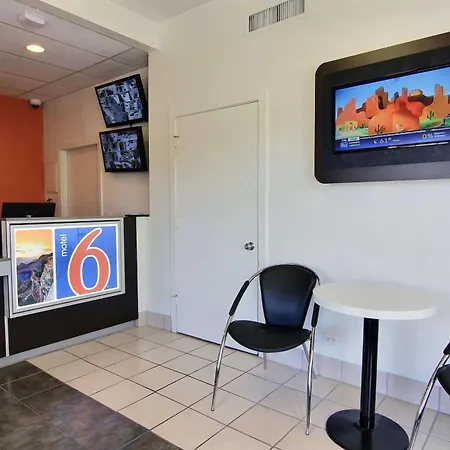Motel 6 Austin, Tx - Central Downtown Ut-3