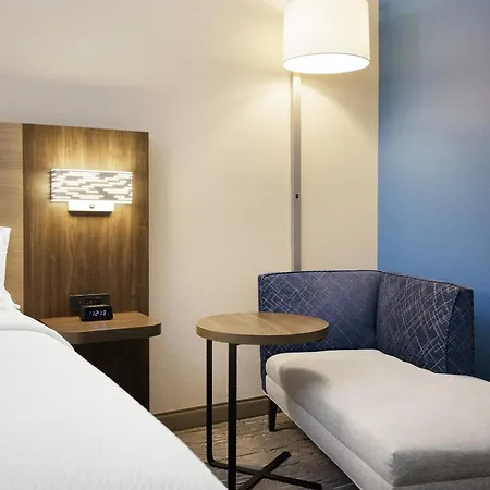 Holiday Inn Express & Suites Austin South By Ihg-2
