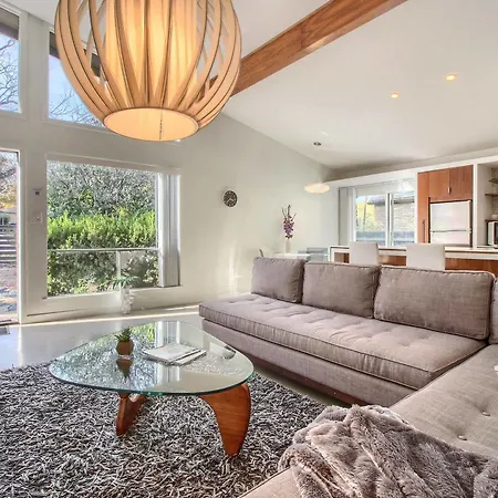 Travis Heights Modern I-2