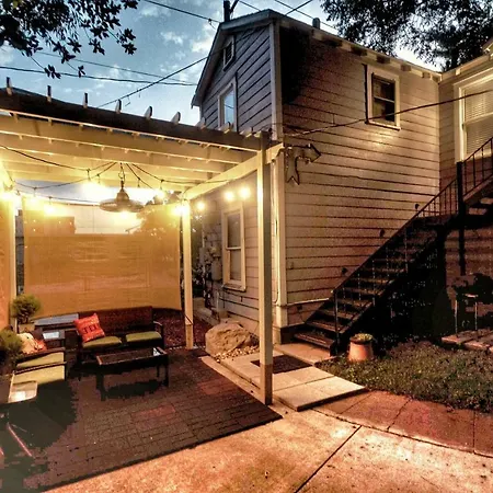 Ut Moody Center Downtown Eco Pecan Tree House Free Wifi Parking Quiet Office-2